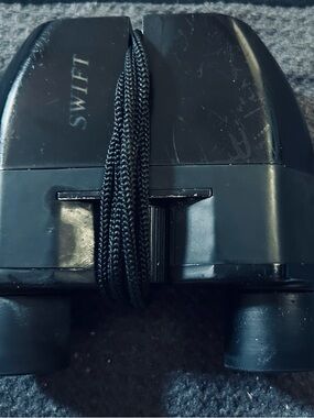 Compact binoculars magnifying range 7x10,extremely lightweight, birdwatching,